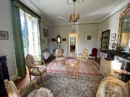 Handsome Empire Style Manor House with Beautiful Mountain Views, 30 minutes from Pau.